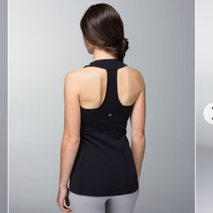 Lululemon EUC Scoop Neck Tank
Black Grey